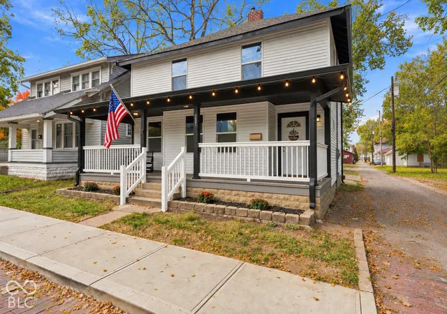 Photo 2 of Single family home for sale at 1021 Lincoln St, Anderson, IN 46016 | MLS# 22129022 | Listing updated on 2026-10-17