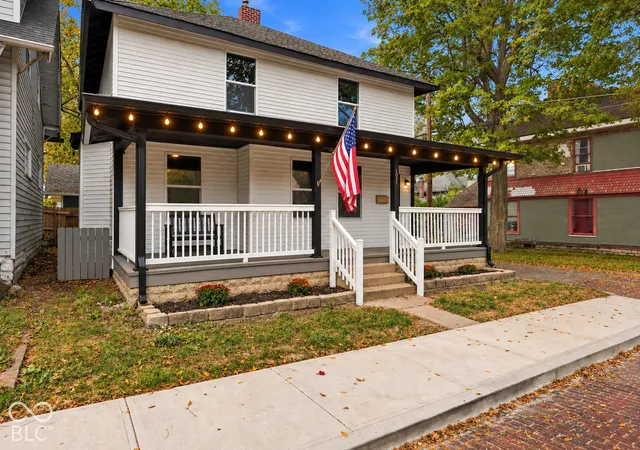 Photo 3 of Single family home for sale at 1021 Lincoln St, Anderson, IN 46016 | MLS# 22129022 | Listing updated on 2026-10-17