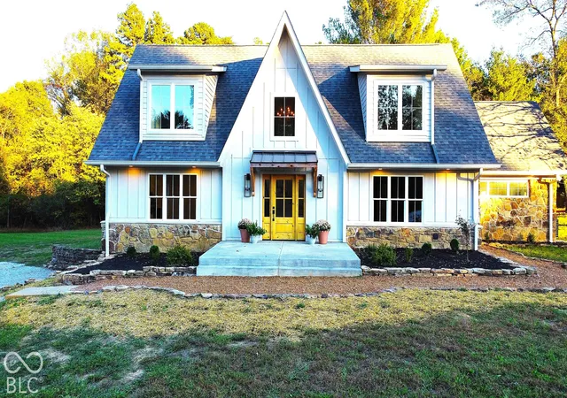 Photo 2 of Single family home for sale at 5941 S Poplar Grv Rd, Columbus, IN 47201 | MLS# 22129023 | Listing updated on 2026-10-07