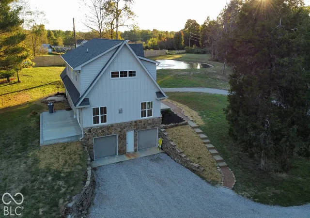 Photo 3 of Single family home for sale at 5941 S Poplar Grv Rd, Columbus, IN 47201 | MLS# 22129023 | Listing updated on 2026-10-08