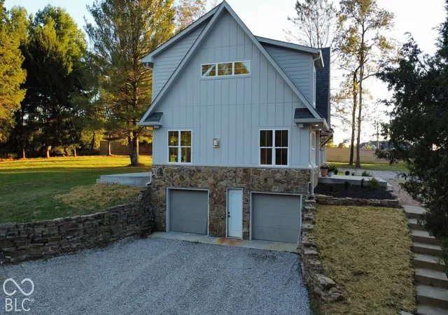 Photo 4 of Single family home for sale at 5941 S Poplar Grv Rd, Columbus, IN 47201 | MLS# 22129023 | Listing updated on 2026-10-08