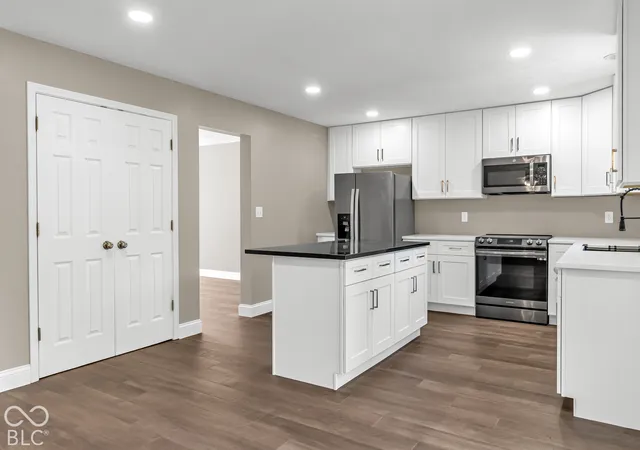 Photo 4 of Single family home for sale at 11890 Sand Crk Blvd, Fishers, IN 46037 | MLS# 22129025 | Listing updated on 2026-09-30