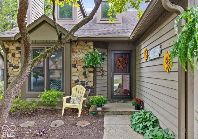 Photo 3 of Condo for sale at 2211 Van Ness Pl, Indianapolis, IN 46240 | MLS# 22129035 | Listing updated on 2026-10-03
