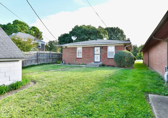 Photo 2 of Sale Pending at 362 W Fall Crk Pkwy N Dr, Indianapolis, IN 46208 | MLS# 22129041 | Listing updated on 2026-10-07