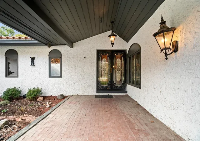 Photo 2 of Single family home for sale at 1619 Foxhill Ct, Anderson, IN 46011 | MLS# 22129042 | Listing updated on 2026-10-30