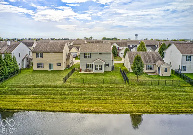 Photo 3 of Single family home for sale at 848 Briarstone Dr, Greenwood, IN 46143 | MLS# 22129043 | Listing updated on 2026-10-01