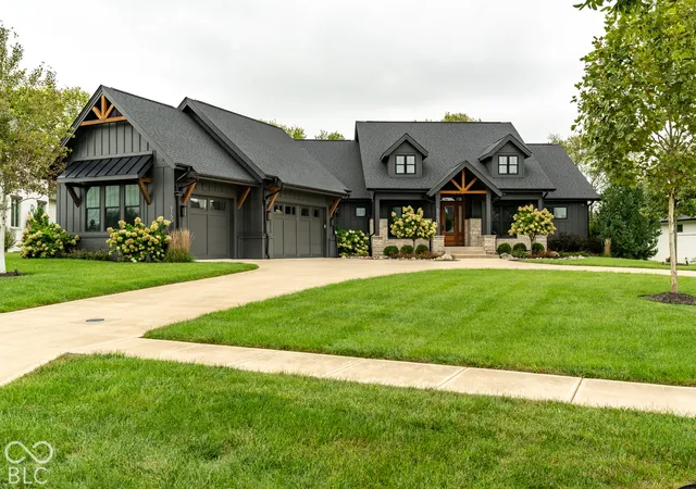 Photo 1 of Single family home for sale at 5150 Melbourne Pl, Zionsville, IN 46077 | MLS# 22129054 | Listing updated on 2026-10-20