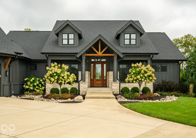 Photo 2 of Single family home for sale at 5150 Melbourne Pl, Zionsville, IN 46077 | MLS# 22129054 | Listing updated on 2026-10-20