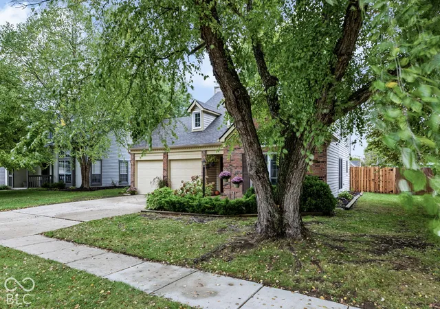 Photo 3 of Single family home for sale at 11533 Jamestown W Dr, Fishers, IN 46038 | MLS# 22129061 | Listing updated on 2026-10-08