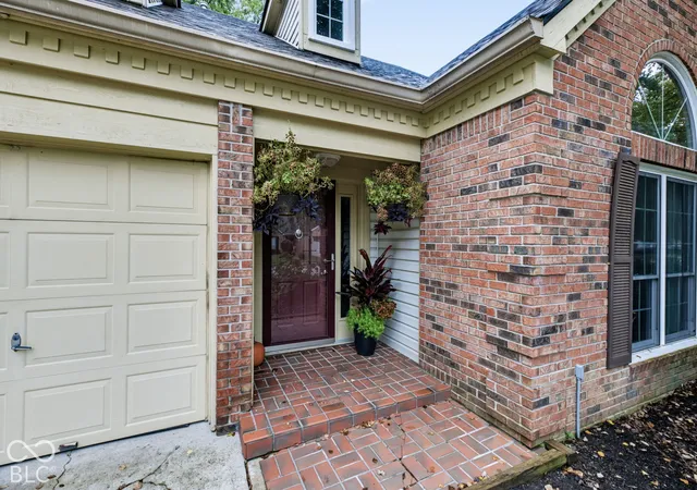 Photo 3 of Single family home for sale at 11533 Jamestown W Dr, Fishers, IN 46038 | MLS# 22129061 | Listing updated on 2026-10-08