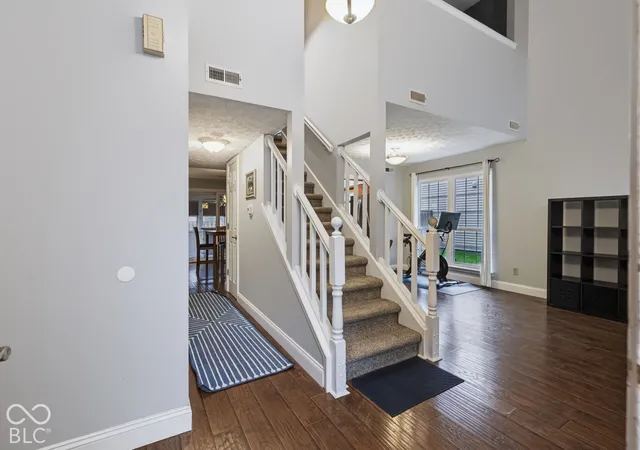Photo 4 of Single family home for sale at 11533 Jamestown W Dr, Fishers, IN 46038 | MLS# 22129061 | Listing updated on 2026-10-08