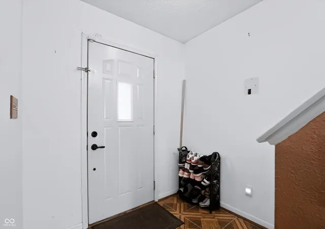 Photo 3 of Single family home for sale at 9625 Treyburn Lakes Dr, Indianapolis, IN 46239 | MLS# 22129062 | Listing updated on 2026-09-30