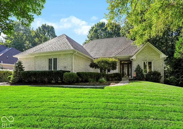 Photo 1 of Single family home for sale at 1055 Old Eagle Way, Greenwood, IN 46143 | MLS# 22129070 | Listing updated on 2026-10-01