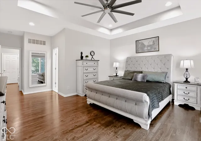 Photo 4 of Single family home for sale at 1055 Old Eagle Way, Greenwood, IN 46143 | MLS# 22129070 | Listing updated on 2026-10-01