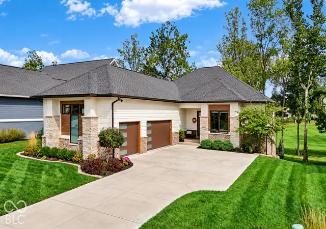 Photo 1 of Single family home for sale at 3685 Olde Well Run, Zionsville, IN 46077 | MLS# 22129076 | Listing updated on 2026-10-01