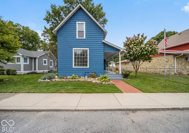 Photo 1 of Single family home for sale at 350 S East St, Pendleton, IN 46064 | MLS# 22129086 | Listing updated on 2026-10-02