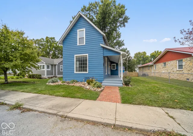 Photo 2 of Single family home for sale at 350 S East St, Pendleton, IN 46064 | MLS# 22129086 | Listing updated on 2026-10-02