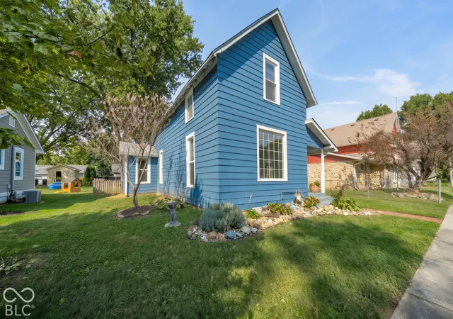 Photo 3 of Single family home for sale at 350 S East St, Pendleton, IN 46064 | MLS# 22129086 | Listing updated on 2026-10-02