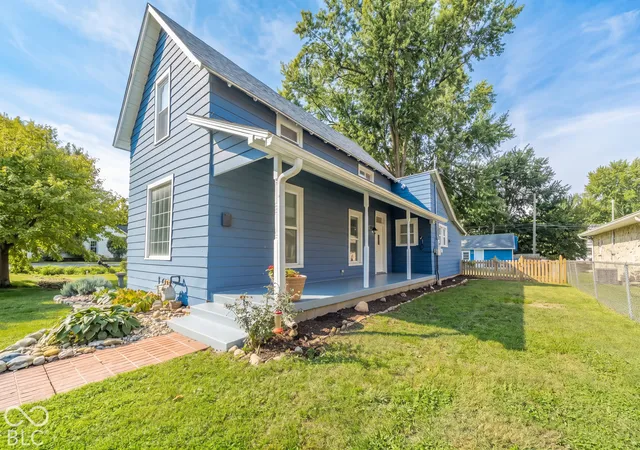 Photo 3 of Single family home for sale at 350 S East St, Pendleton, IN 46064 | MLS# 22129086 | Listing updated on 2026-10-02