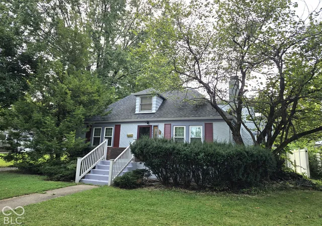Photo 1 of Single family home for sale at 119 Fairfield Dr, Shelbyville, IN 46176 | MLS# 22129090 | Listing updated on 2026-09-30