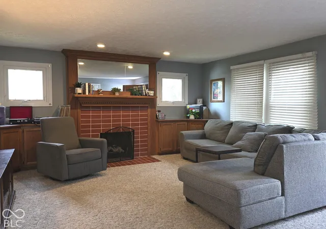 Photo 3 of Single family home for sale at 119 Fairfield Dr, Shelbyville, IN 46176 | MLS# 22129090 | Listing updated on 2026-09-30