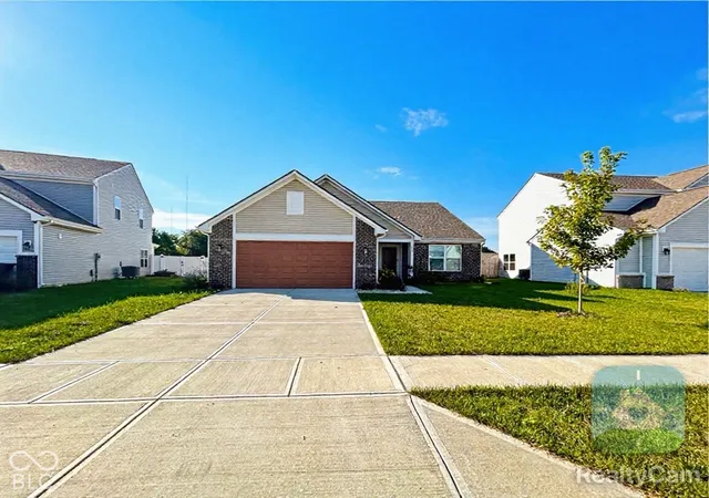 Photo 3 of Single family home for sale at 627 Derek Ln, Trafalgar, IN 46181 | MLS# 22129093 | Listing updated on 2026-10-01