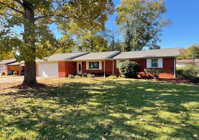 Photo 2 of Single family home for sale at 906 Eastwood Dr, Rockville, IN 47872 | MLS# 22129094 | Listing updated on 2026-10-24