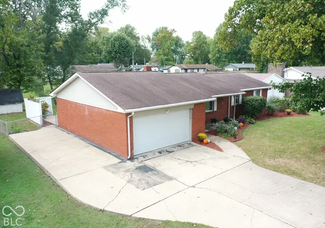 Photo 3 of Sale Pending at 906 Eastwood Dr, Rockville, IN 47872 | MLS# 22129094 | Listing updated on 2026-10-05