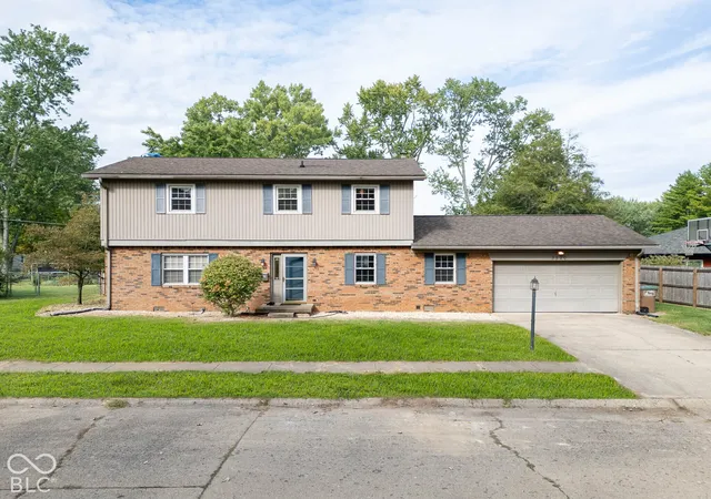 Photo 1 of Single family home for sale at 3520 Autumn Ct, Columbus, IN 47203 | MLS# 22129106 | Listing updated on 2026-10-03