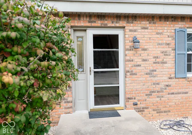 Photo 3 of Single family home for sale at 3520 Autumn Ct, Columbus, IN 47203 | MLS# 22129106 | Listing updated on 2026-10-03