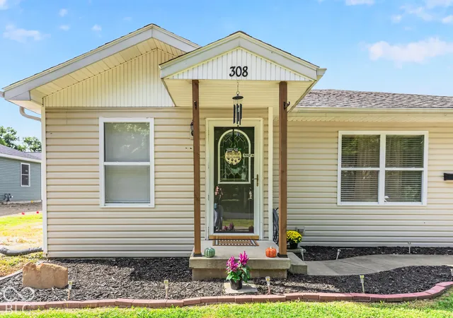 Photo 4 of Single family home for sale at 308 S Preston St, Crothersville, IN 47229 | MLS# 22129107 | Listing updated on 2026-10-01