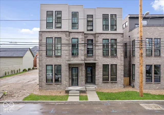 Photo 3 of Single family home for sale at 515 Leon St, Indianapolis, IN 46204 | MLS# 22129113 | Listing updated on 2026-10-01