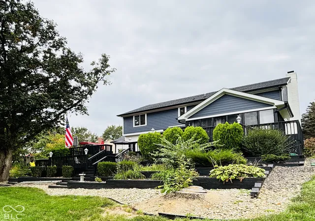 Photo 2 of Single family home for sale at 4684 Allen Dr, Carmel, IN 46033 | MLS# 22129122 | Listing updated on 2026-10-01