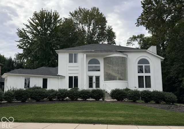 Photo 1 of Single family home for sale at 5203 Northwood Dr, Columbus, IN 47201 | MLS# 22129124 | Listing updated on 2026-10-01
