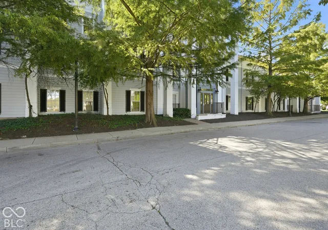 Photo 3 of Condo for sale at 2121 Grenville St #1B, Carmel, IN 46032 | MLS# 22129128 | Listing updated on 2026-10-08