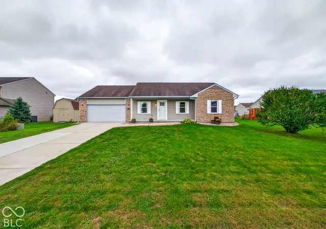 Photo 2 of Single family home for sale at 1029 Arabian Way, Bargersville, IN 46106 | MLS# 22129133 | Listing updated on 2026-10-08