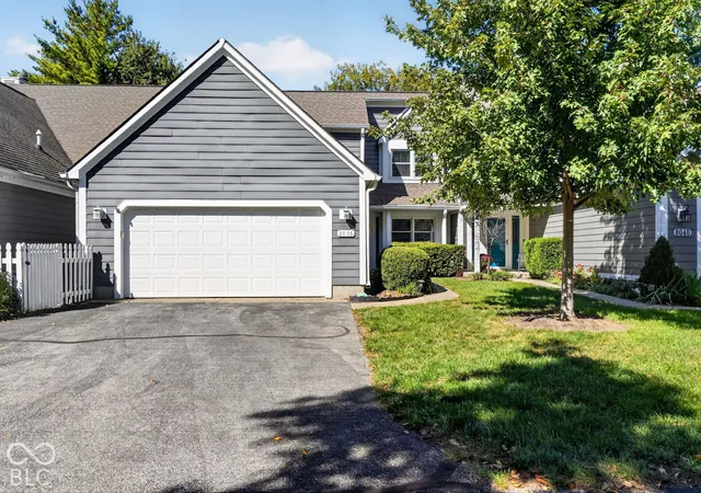 Photo 2 of Single family home for sale at 8036 River Bay Dr W, Indianapolis, IN 46240 | MLS# 22129137 | Listing updated on 2026-10-07