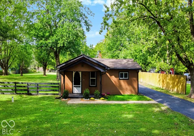 Photo 1 of Single family home for sale at 916 S Huber St, Indianapolis, IN 46239 | MLS# 22129139 | Listing updated on 2026-10-02