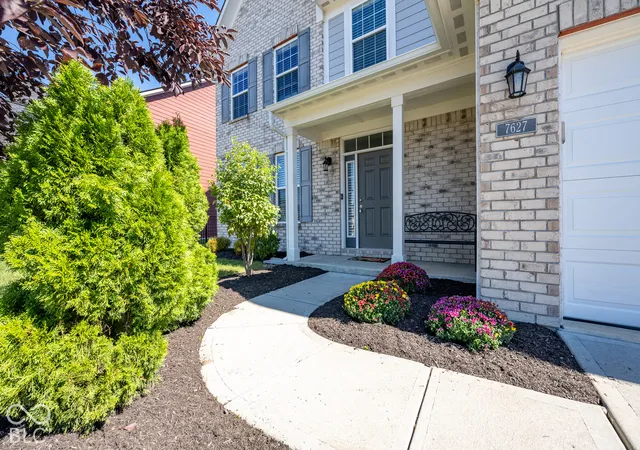 Photo 1 of Single family home for sale at 7627 Sly Fox Dr, Indianapolis, IN 46237 | MLS# 22129143 | Listing updated on 2026-10-01