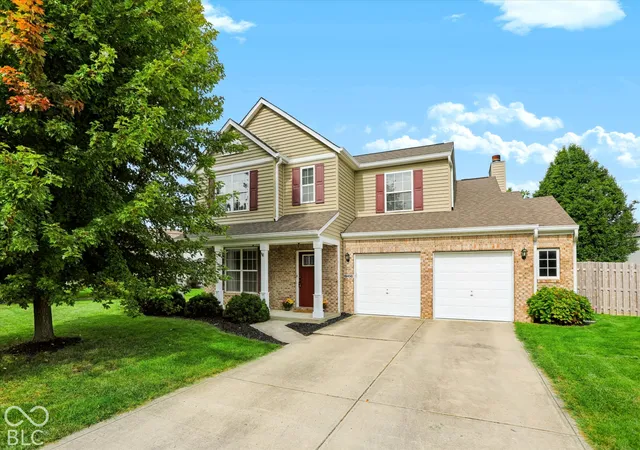 Photo 2 of Single family home for sale at 16450 Clarks Hl Way, Westfield, IN 46074 | MLS# 22129157 | Listing updated on 2026-10-01