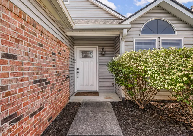 Photo 2 of Single family home for sale at 9236 Steeplechase Dr, Indianapolis, IN 46250 | MLS# 22129176 | Listing updated on 2026-10-01