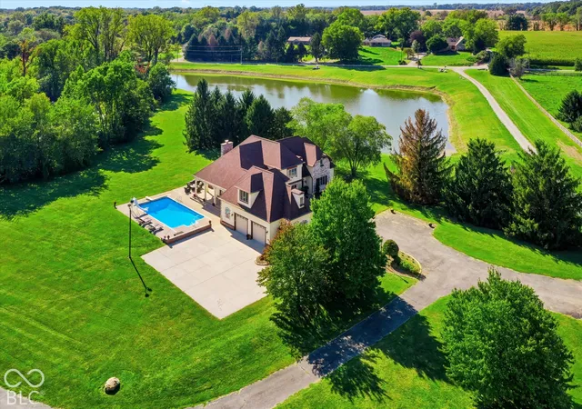 Photo 3 of Single family home for sale at 18300 Deshane Ave, Noblesville, IN 46060 | MLS# 22129184 | Listing updated on 2026-10-05
