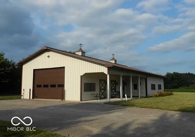 Photo 4 of Single family home for sale at 18300 Deshane Ave, Noblesville, IN 46060 | MLS# 22129184 | Listing updated on 2026-10-05