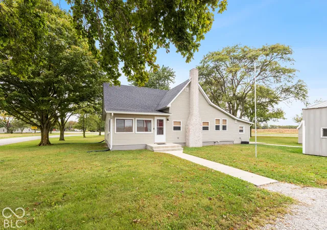 Photo 2 of Sale Pending at 8821 N Sugar Crk Ave, Colfax, IN 46035 | MLS# 22129189 | Listing updated on 2026-10-07
