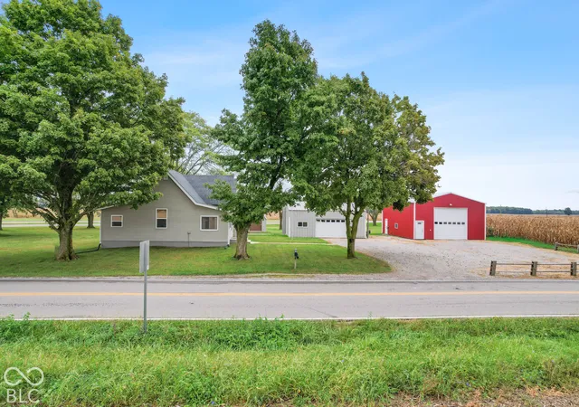 Photo 3 of Sale Pending at 8821 N Sugar Crk Ave, Colfax, IN 46035 | MLS# 22129189 | Listing updated on 2026-10-07