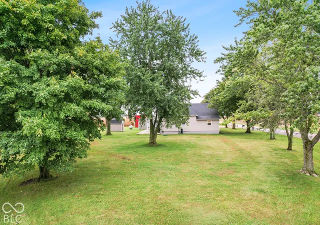 Photo 4 of Sale Pending at 8821 N Sugar Crk Ave, Colfax, IN 46035 | MLS# 22129189 | Listing updated on 2026-10-07