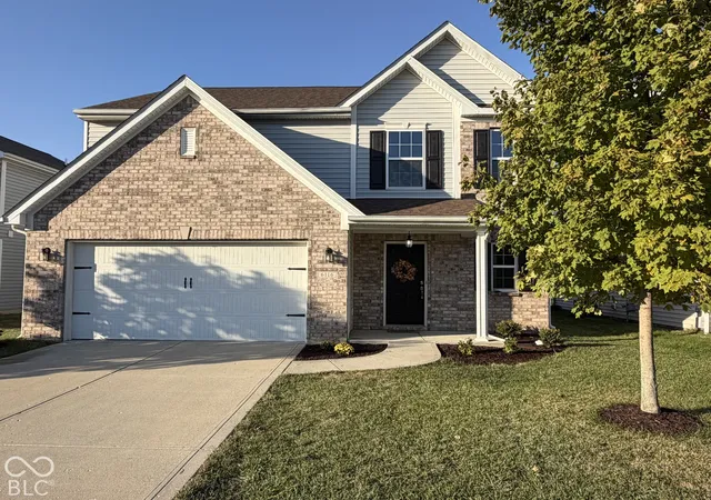 Single family home for sale at 6116 Pebblebrooke, Whitestown, IN 46075 | MLS# 22129194