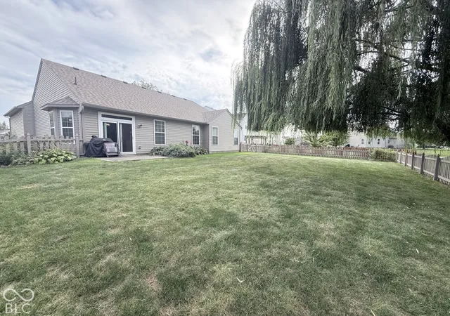Photo 3 of Single family home for sale at 2204 Bluewing Rd, Greenwood, IN 46143 | MLS# 22129196 | Listing updated on 2026-10-01