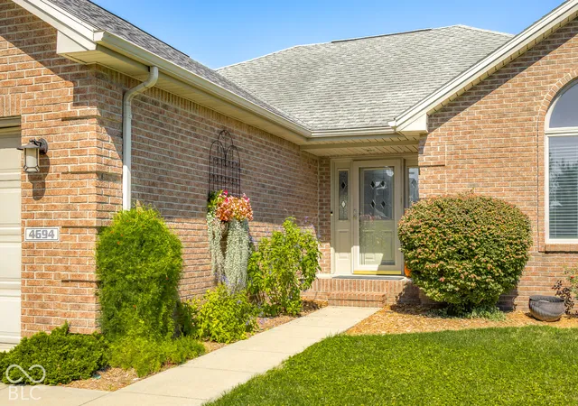 Photo 3 of Single family home for sale at 4694 29th Street, Columbus, IN 47203 | MLS# 22129202 | Listing updated on 2026-10-05