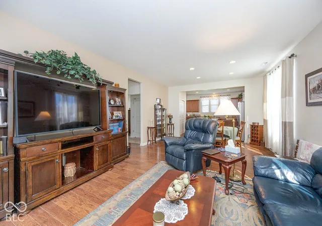 Photo 4 of Single family home for sale at 16632 Cava Dr, Fishers, IN 46037 | MLS# 22129207 | Listing updated on 2026-10-07